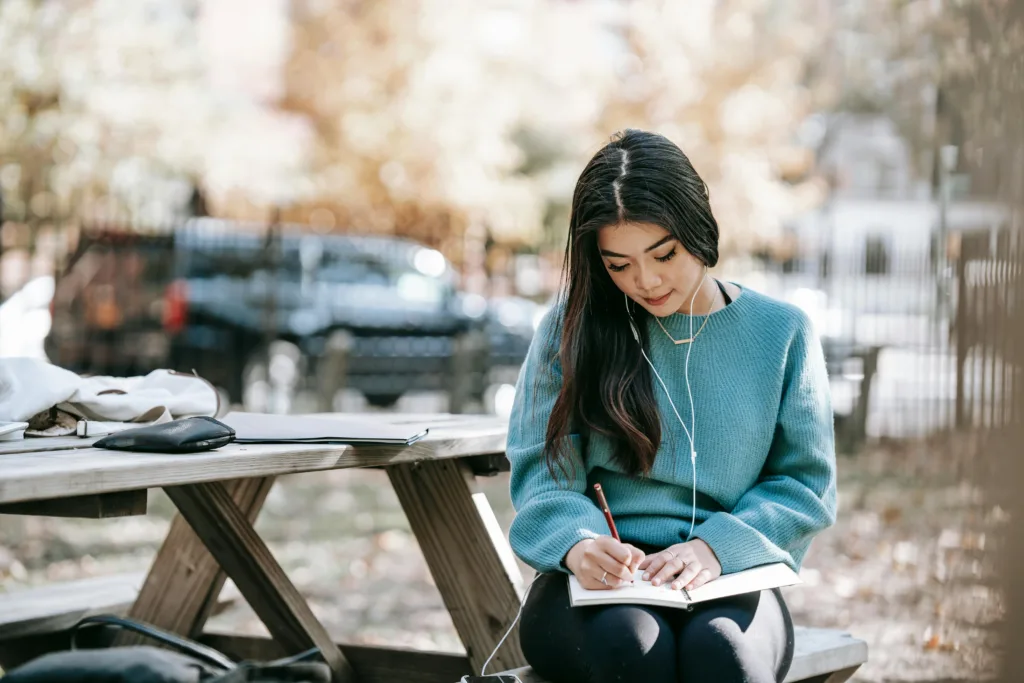 5 Careers to Consider When You Like Creative Writing